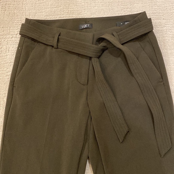 Loft petites marisa pant size 2P olive green skinny with belt - Picture 2 of 3